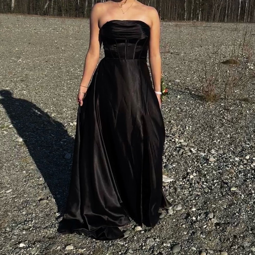 Black Strapless prom dress